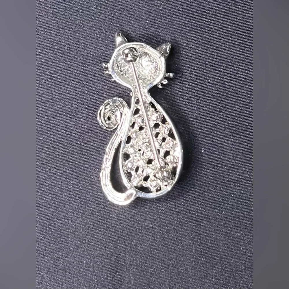 Vintage Silver Tone Cat Kitty Brooch / Pin w/ Sparkly Rhinestones